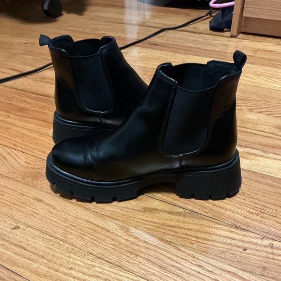 Black Chelsea Boots women’s US size 6.5 - Picture 4 of 5